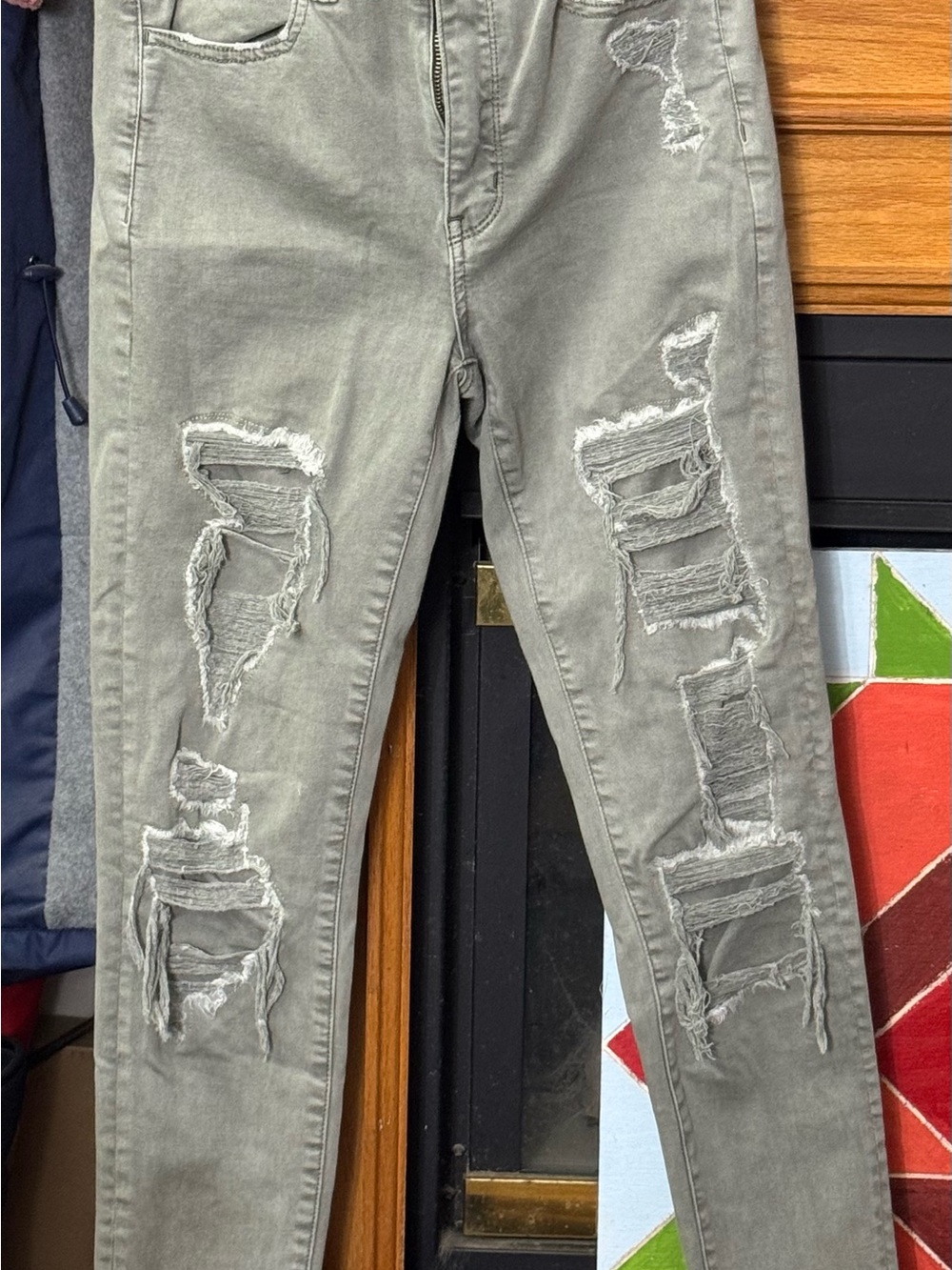 American Eagle Outfitters Women’s Distressed Super Stretch High Rise Jeggings 6S